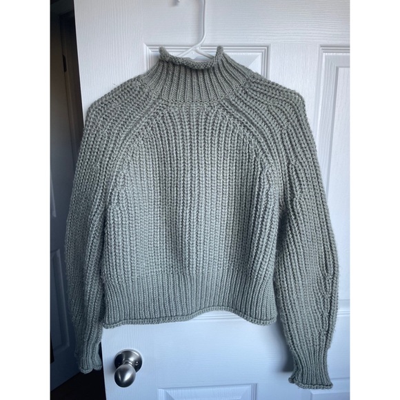 NWOT H&M Mock Neck Sweater - Picture 3 of 5